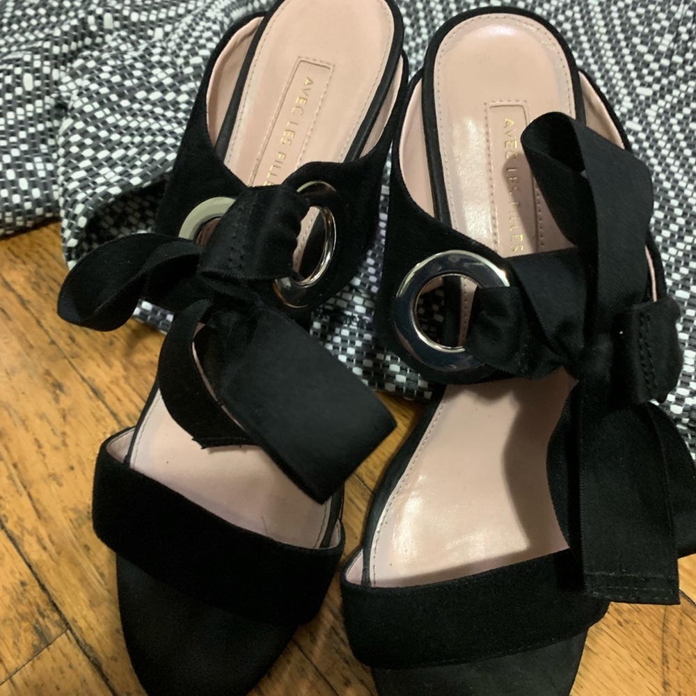 Black Sandals w/ heel